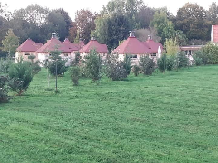 Camping Le Vallage Attigny 外观 照片